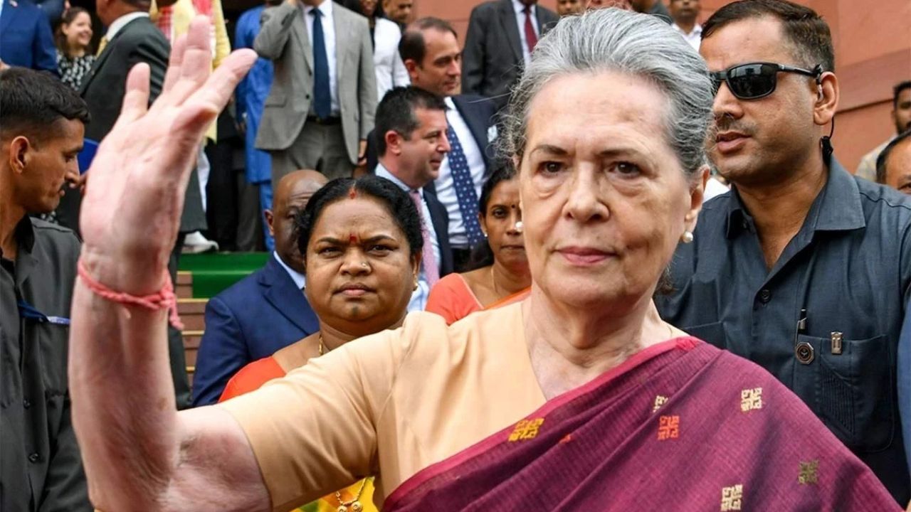 Jharkhand News: सोनिया गांधी का मोदी सरकार पर आरोप, 100 मीटर से कम ऊंचाई वाली पहाड़ियों में खनन छूट