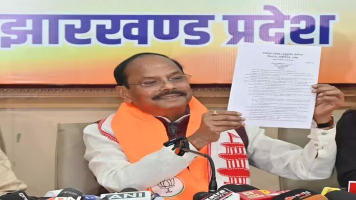 Raghuvar Das ने राज्य सरकार के PESA नियमों को आदिवासी परंपरा के खिलाफ बताया