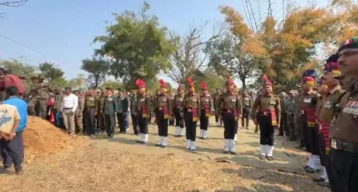 रांची के लाल की अंतिम विदाई पर रोया गांव, घरवालों से कहा था- ‘मां नया घर बनाऊंगा, फिर शादी करूंगा