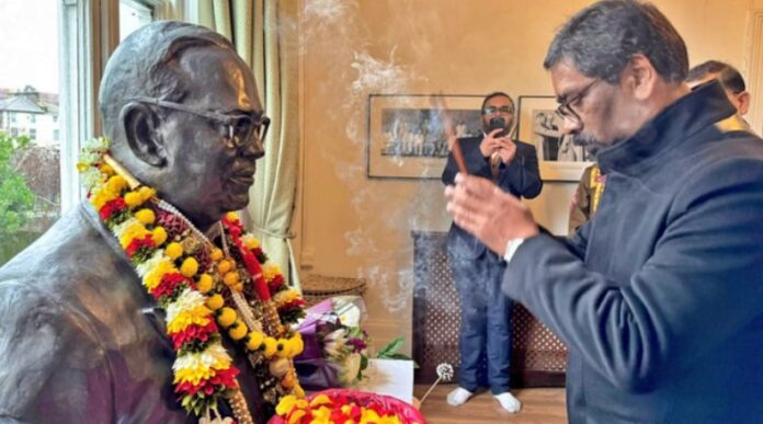 गणतंत्र दिवस पर हेमंत सोरेन का बाबा साहेब अंबेडकर को लंदन में भावुक श्रद्धांजलि