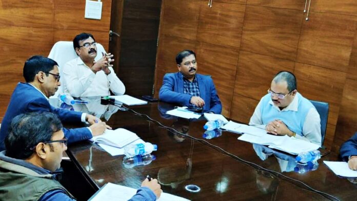 Jharkhand News: वोटर लिस्ट डिजिटलीकरण पर जोर, CEO ने कर्मचारियों को खास प्रशिक्षण शिविर लगाने को कहा