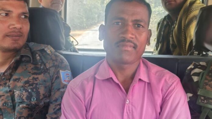 Jharkhand News: लेटिहार में रंगे हाथ गिरफ्तार हुआ अमिन नुनुदेव, भ्रष्टाचार के खिलाफ ACB की बड़ी कार्रवाई