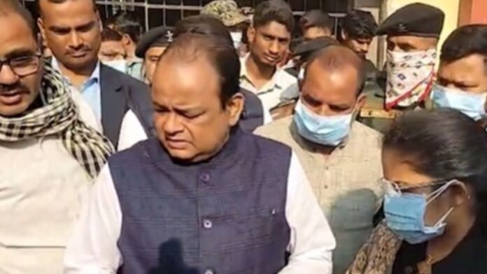 Jharkhand के सिमरिया में एयर एम्बुलेंस हादसा, सात लोगों की मौत, पोस्टमार्टम जारी