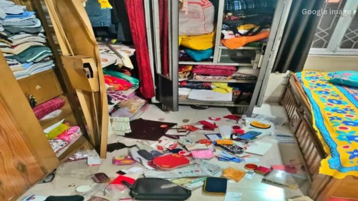 Jharkhand News: रांची में बंद घर में बड़ी चोरी, 15 लाख के गहने और नकदी लेकर फरार चोर