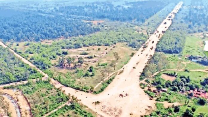 Jharkhand News: धालभूमगढ़ एयरपोर्ट निर्माण में लगातार देरी, व्यापारियों ने सरकार से तत्काल कार्रवाई की मांग की